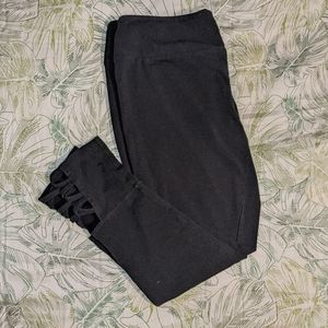 ❗SALE❗Capri Cutout Leggings